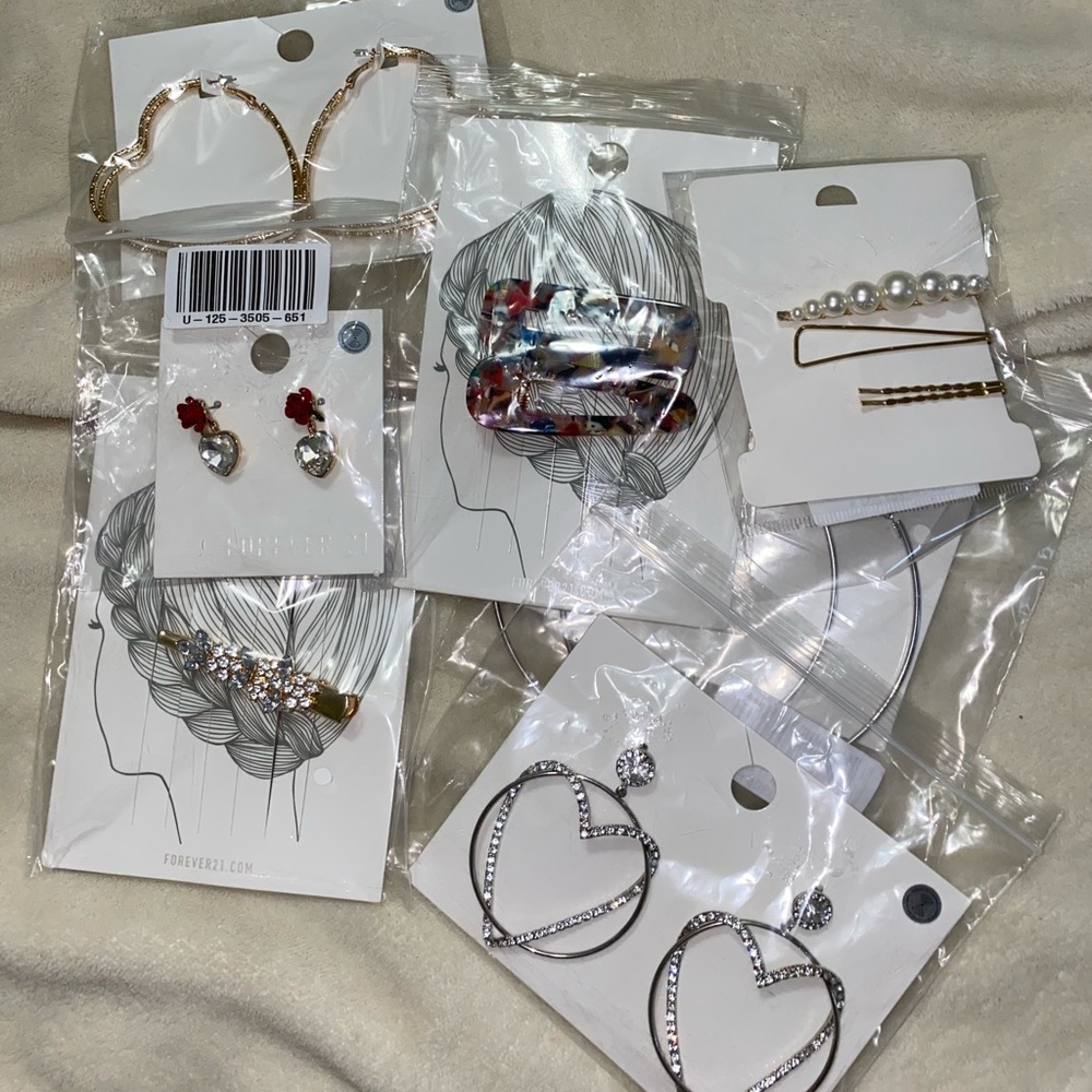 Bundle of jewelry
